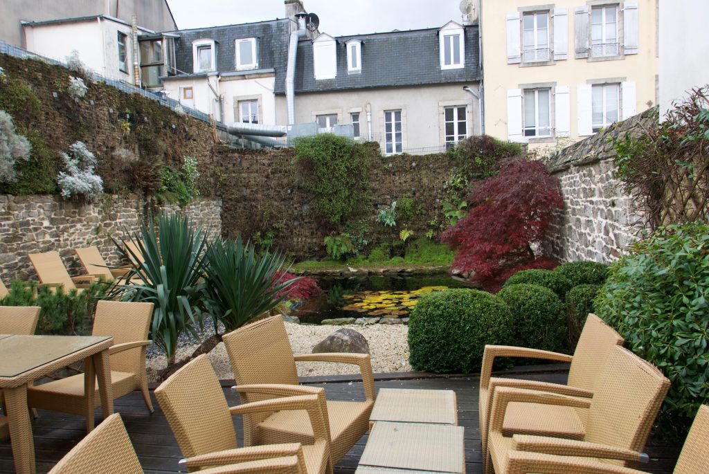 Le jardin zen et le patio © GP