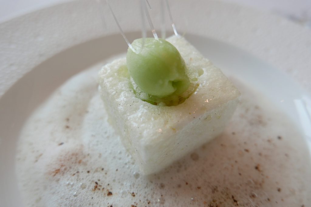 Oeuf en neige aux pommes © GP