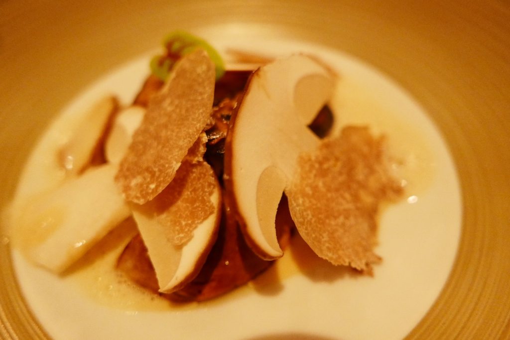 Cèpes, truffe d'Alba, dashi © GP