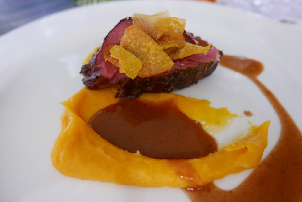 Pièce de boeuf fumée et purée de patates douces © GP
