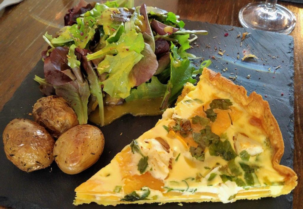 Tarte curry, cabillaud et patate © AA