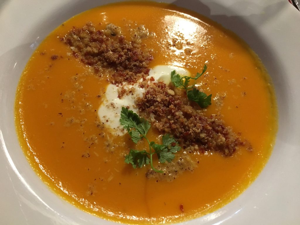 Soupe de potiron et crumble de jambon © GP
