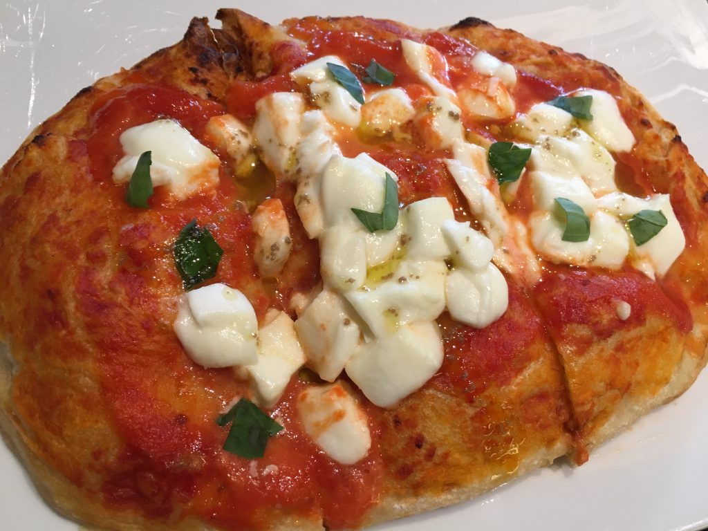 Pizza tomate, mozza © GP