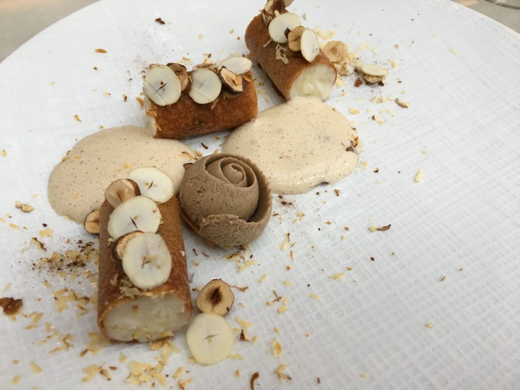 Autour de la noisette © GP