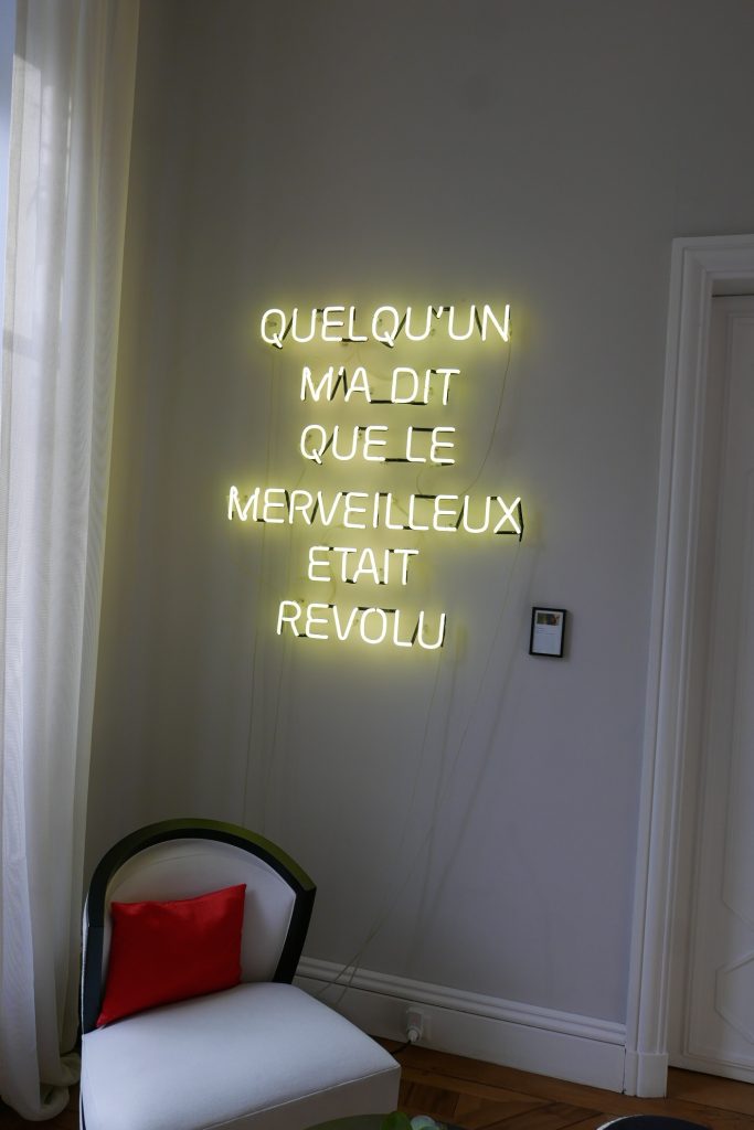 La devise de l'hôtel © GP