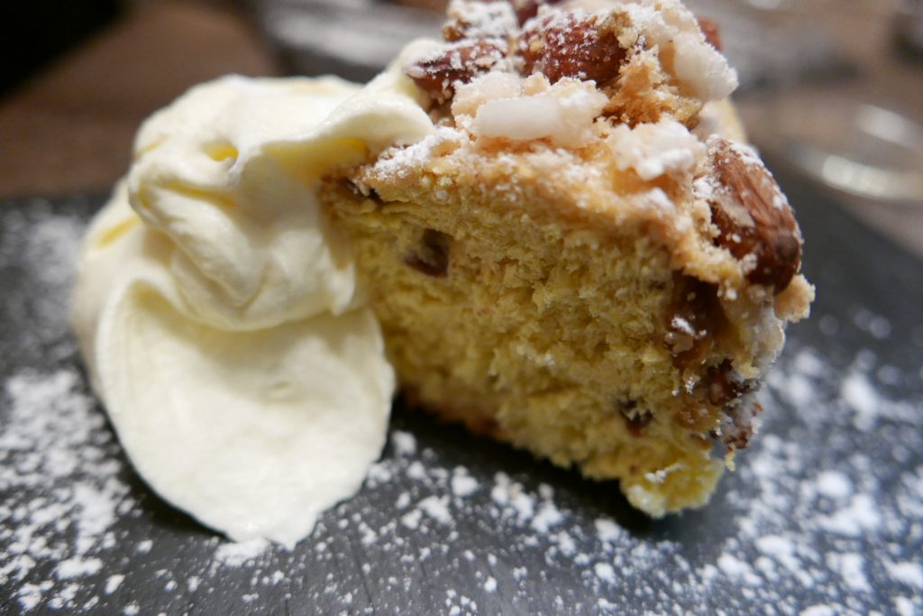 Panettone et crème fouettée © GP