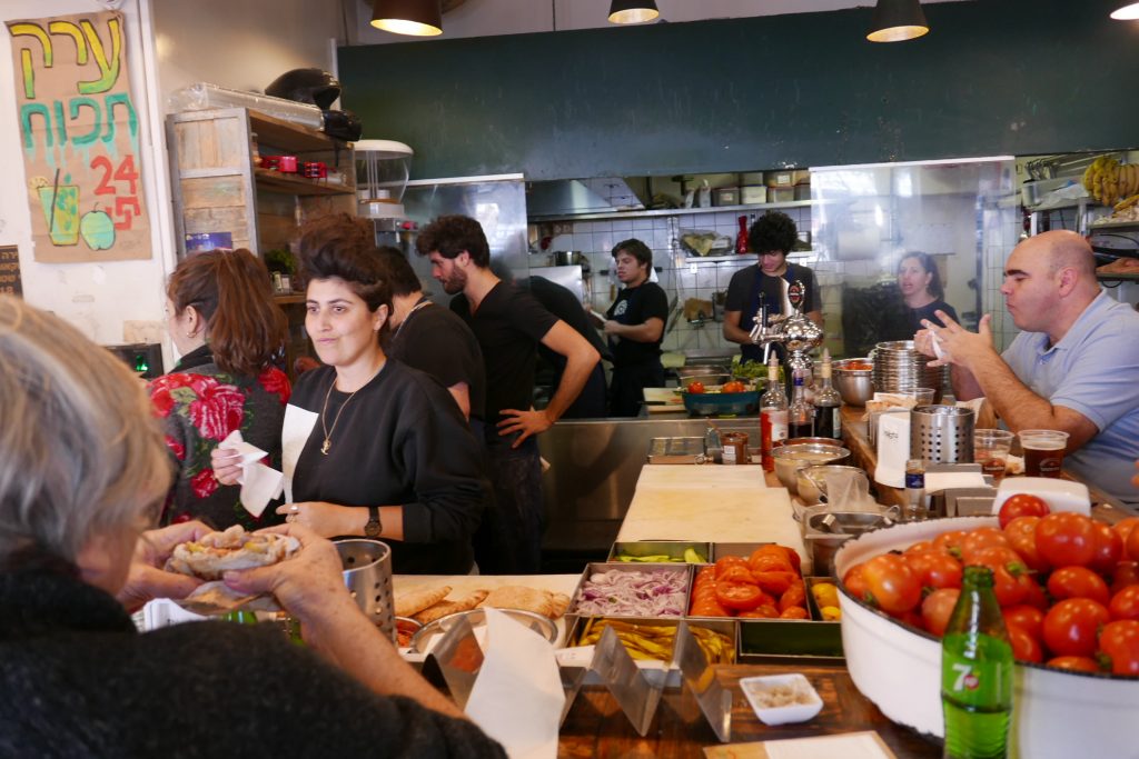 Tel Aviv : retour aux sources chez Miznon