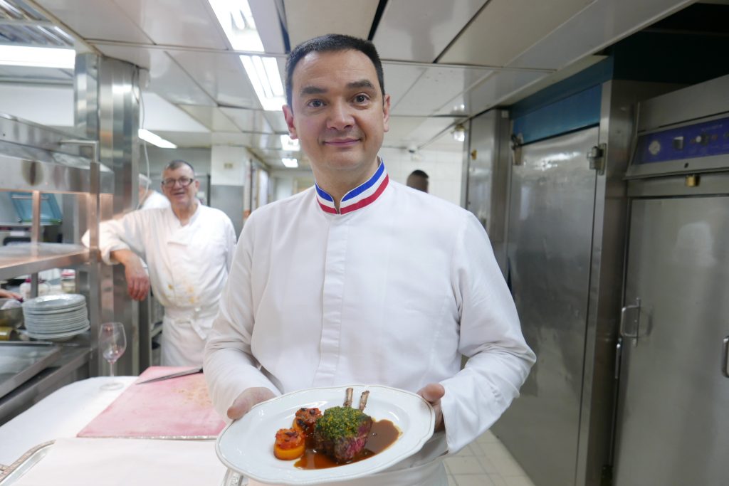 Les chuchotis du lundi: Ducasse soutient Taste of Paris, Omnivore vs Fooding, Marx dans l’espace, les Mavro à la Muette, Delarbre revient, le mystère Aniès, Mère Brazier: l’épicerie aussi, Roth dans la plus belle gare de France, Rouillard remplace Mulot, Rodriguez reprend Jamin