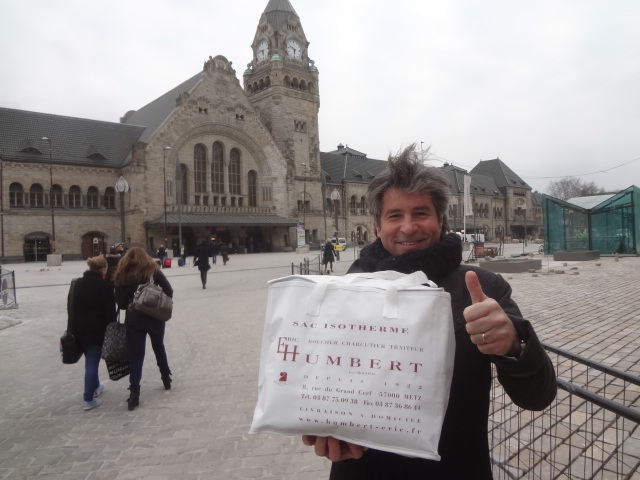 Les chuchotis du lundi: Ducasse soutient Taste of Paris, Omnivore vs Fooding, Marx dans l’espace, les Mavro à la Muette, Delarbre revient, le mystère Aniès, Mère Brazier: l’épicerie aussi, Roth dans la plus belle gare de France, Rouillard remplace Mulot, Rodriguez reprend Jamin