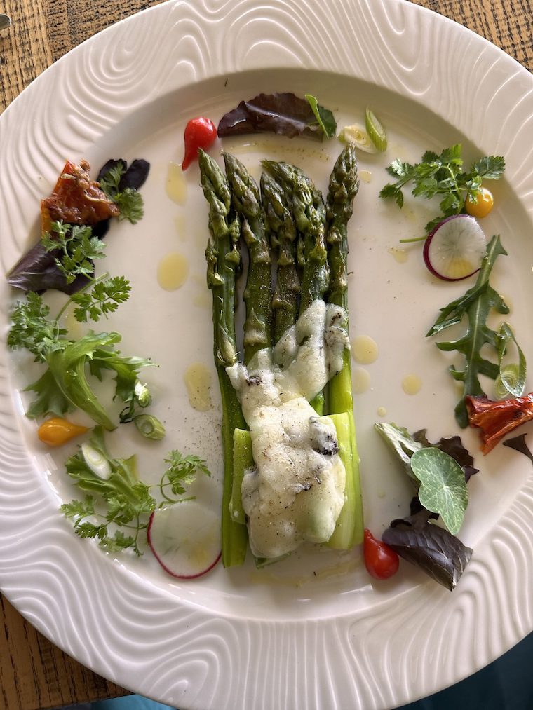 Asperges gratinées © GP