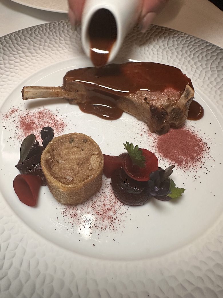 Agneau des Alpilles, jus corsé à l’anchois © GP