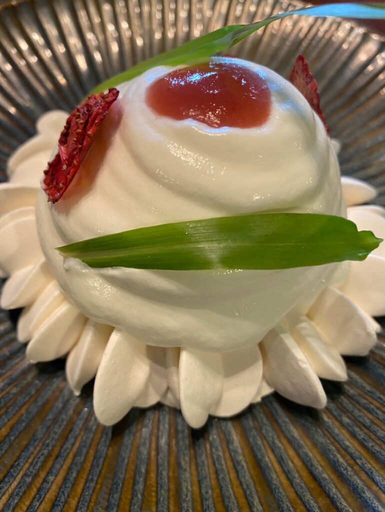 Pavlova aux fruits rouges © SK