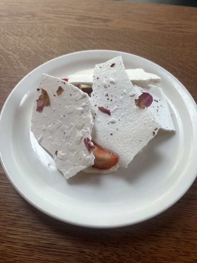 Pavlova fraise rhubarbe © BB