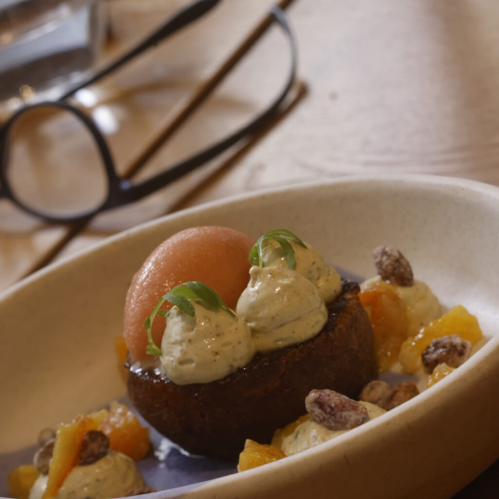 Brioche perdue, diplomate pistache, orange sanguine © MR