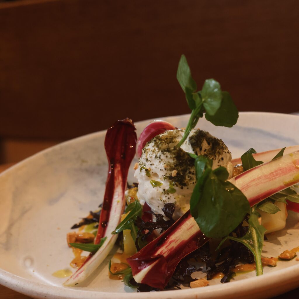 Poireaux, vinaigrette vadouvan, crème d'huitre © MR
